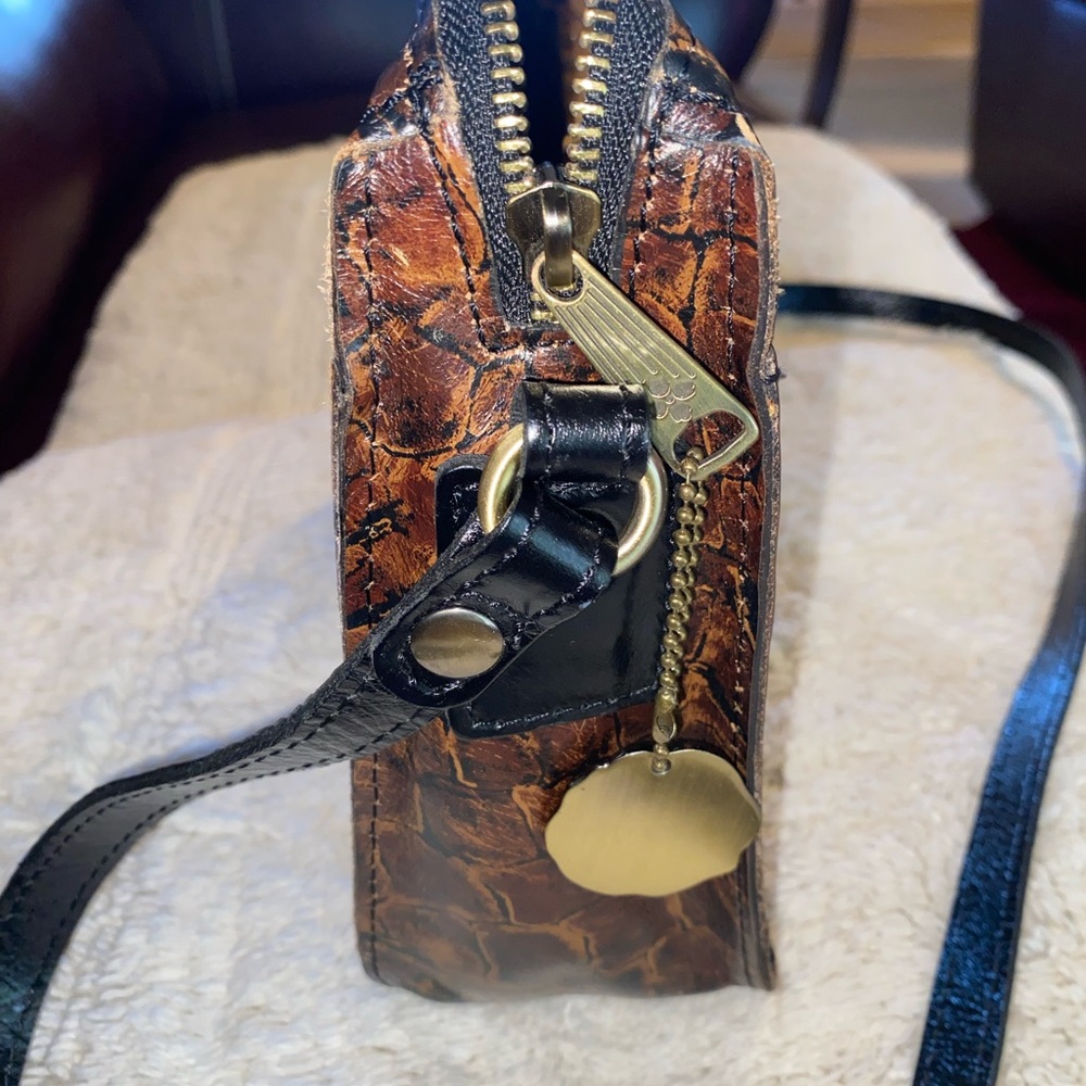 Patricia Nash 10th Anniversary Dark Brown Leather Crossbody Bag with Gold Accent - Picture 4 of 6